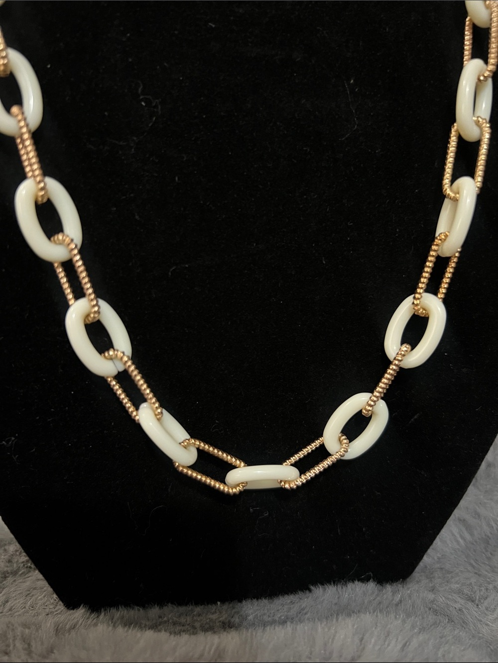Emberly Gold-Tone Chain Necklace with White Link Accents NWT retail $22 - Picture 2 of 4